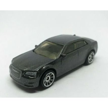 Chrysler 300 gray 2015 Matchbox Road Trip Series 1/64 Diecast