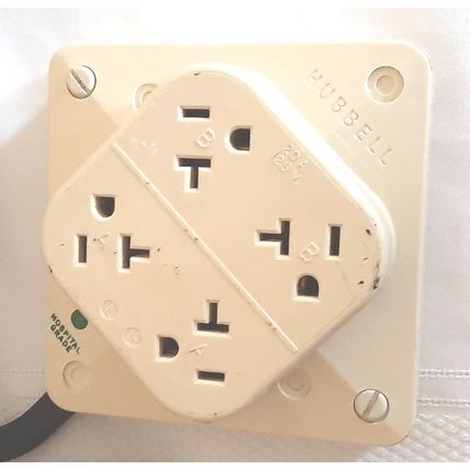 Hubbell Quad Outlet Box W/ 20A 125V Hospital Grade Receptacle W/ 8’ 14ga Cord