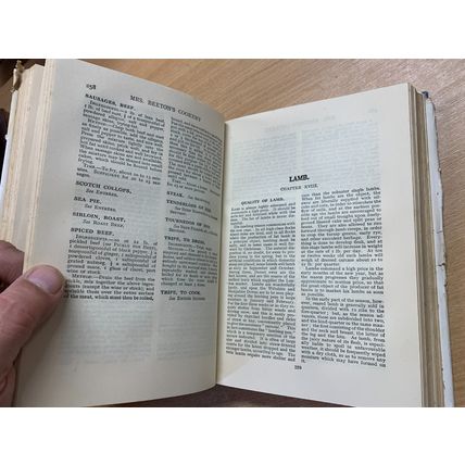 c1950 "MRS BEETON'S ALL ABOUT COOKERY" ILLUSTRATED HARDBACK BOOK (P4)