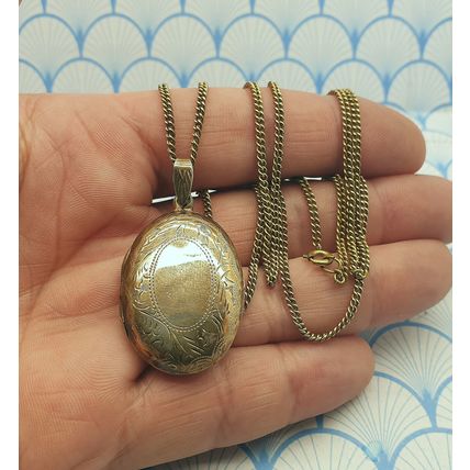 Vintage Large Brass Coloured Metal Etched Design Locket Pendant Necklace