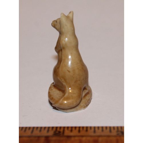 Wade Whimsies Kangaroo Red Rose Tea Figurine 2nd US Series 1985-1994 - England