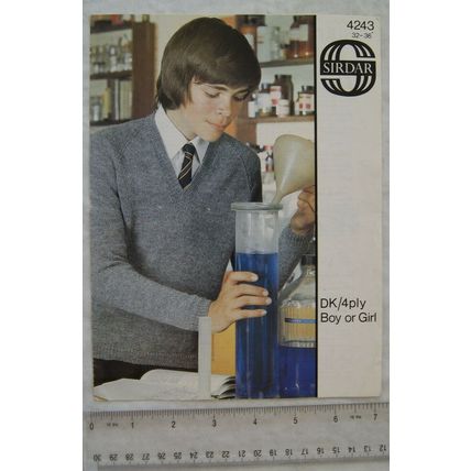 Vintage: Sirdar 4243 school sweater, DK, 4 ply, 32-36 inch, 81-91 cm