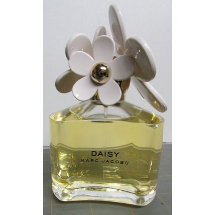 Daisy Perfume by Marc Jacobs Eau De Toilette Spray for Women 3.4 NEW IN BOX