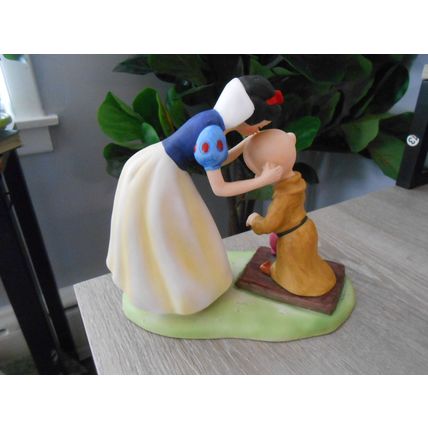 Vintage Snow White Kissing Dopey Figurine Walt Disney Porcelain
