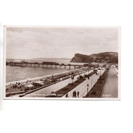 REAL PHOTOGRAPHIC POSTCARD OF TEIGNMOUTH PROMENADE DEVON LOOKING WEST (2862)