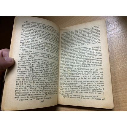 1956 GEORGETTE HEYER "DETECTION UNLIMITED" FICTION PAPERBACK BOOK (P2)