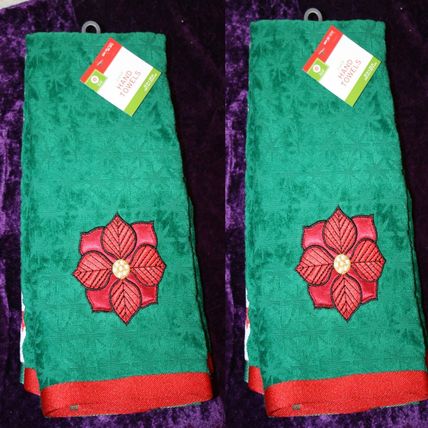 Holiday Designs 2 Sets NEW Christmas Holiday Hand Towels from Target