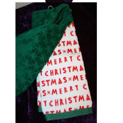 Holiday Designs 2 Sets NEW Christmas Holiday Hand Towels from Target