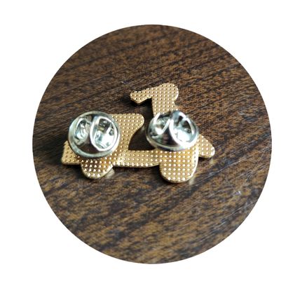 Mod Scooter Enamelled Pin Badge Brooch Metal in velvet bag 3.3 cm x 2.4 cm BA32