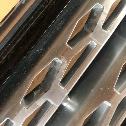 Land Rover LR2 2011-2012 OEM Front Grille Grill