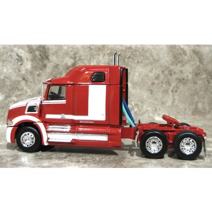 1:64 DCP White Western Star 5700XE (Tractor Only, No Original Packaging)