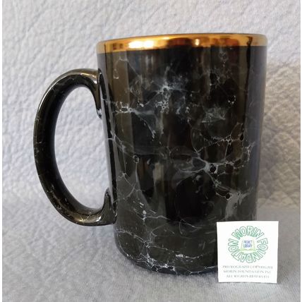 SHELL FACTORY FORT MYERS FLORIDA BLACK MARBLE-STYLE COFFEE MUG with GOLD LOGO