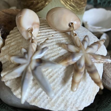 Beachy Cruising Island Hopping Starfish Design Dangle Earrings #811