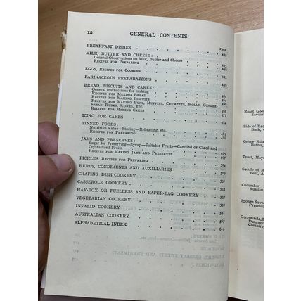 c1950 "MRS BEETON'S ALL ABOUT COOKERY" ILLUSTRATED HARDBACK BOOK (P4)