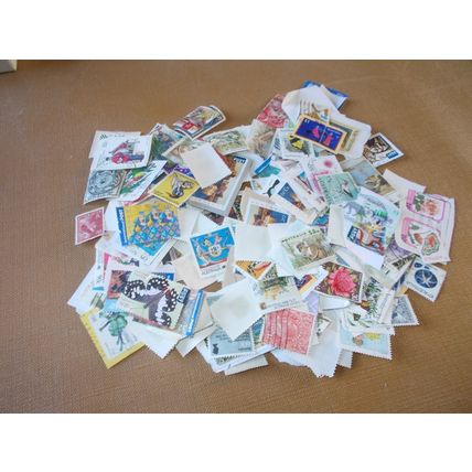 COLLECTION OF AUSTRALIAN STAMPS ( HUNDREDS ) ALL USED