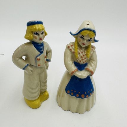 Ceramic Arts Studio Dutch Boy and Girl Salt And Pepper Shakers Holland Vintage