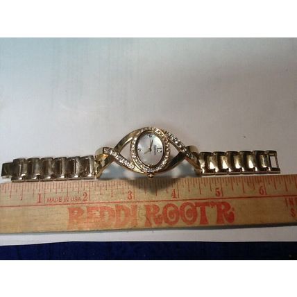 CUTE STYLE & CO CRYSTAL JEWELED WATCH