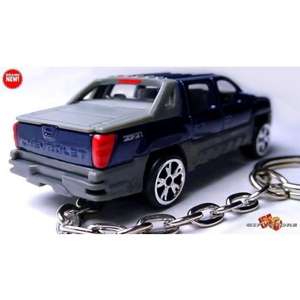 RARE KEYCHAIN BLUE CHEVY AVALANCHE CHEVROLET Z71 CUSTOM Ltd Ed NICE GIFT