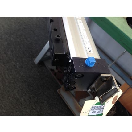 PARKER 32 CFMRCDUC 42.000 PNEUMATIC CYLINDER BORE 32mm,STROKE 42mm,39-8604581,TH