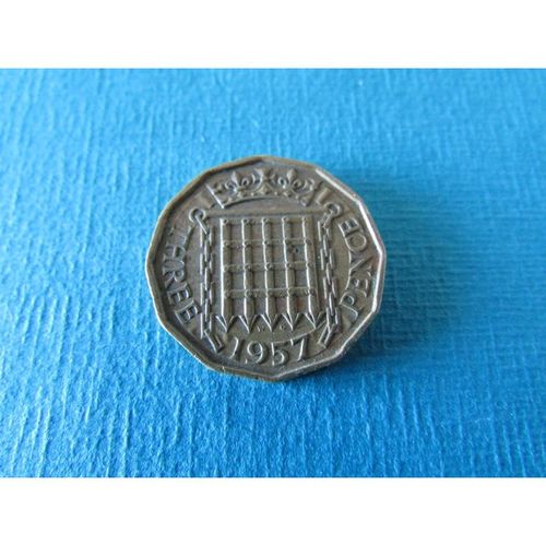 1957 QUEEN ELIZABETH II BRASS THREEPENCE FREE POST. G