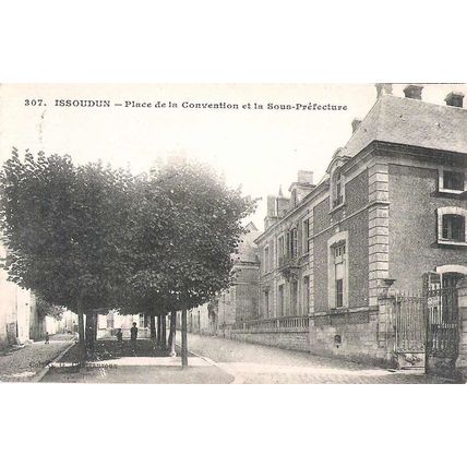 36 - ISSOUDUN - PLACE DE LA CONVENTION ET LA PREFECTURE