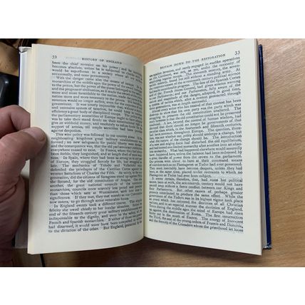 1980 "MACAULAY'S THE HISTORY OF ENGLAND" VOLUMES 1 & 2 HARDBACK BOOKS (P5)
