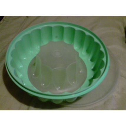 Tupperware Gelatin mould Jadite color