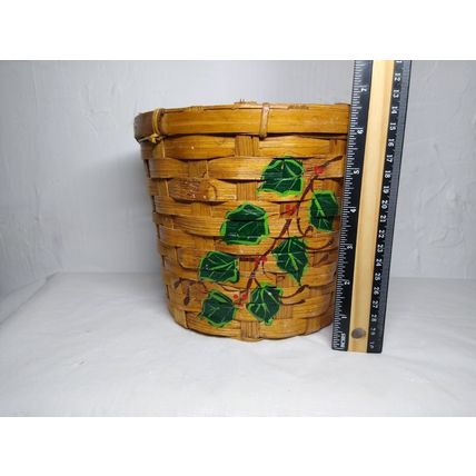 Light/Medium Brown Wicker Woven Band Round Basket w/ Holly Berry Painted Design