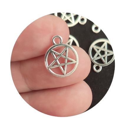 Pack of 10 Tibetan Silver Pentagram Pendant Charms 16mm x 13mm Wicca Witch CH1