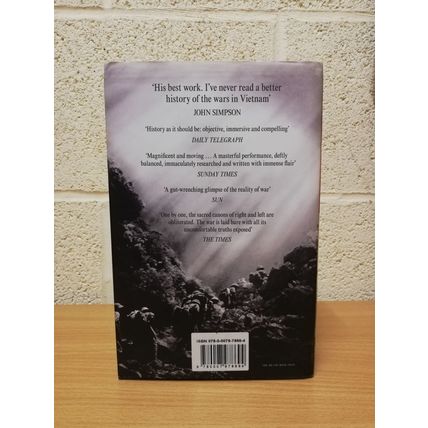 VIETNAM - An Epic Tragedy 1945-1975 - Max Hastings - 1st UK - Edition -6th Print