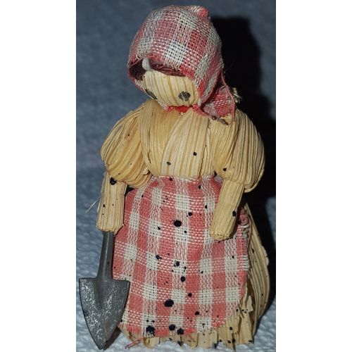 Vintage Corn Husk Doll 3-1/8” tall w Spade Pink Bonnet & Apron