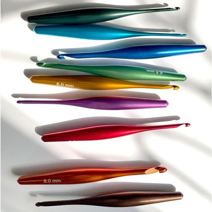 Svartur Crochet Hooks Ergonomic, 9Pcs Hand-Polished Aluminum Crochet Needles (3.