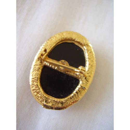 Vintage Black Oval Flower Retro Brooch Pin