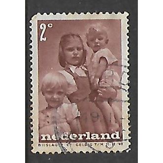 NETHERLANDS 1947 CHILD WELFARE 2c + 2c BROWN CHILDREN SG666 FINE USED