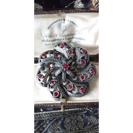 VINTAGE 1940-s Large Pewter Deep Red Rhinestone Ornate Swirl Floral BROOCH