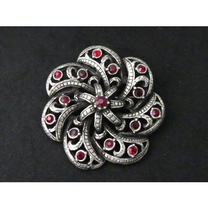 VINTAGE 1940-s Large Pewter Deep Red Rhinestone Ornate Swirl Floral BROOCH