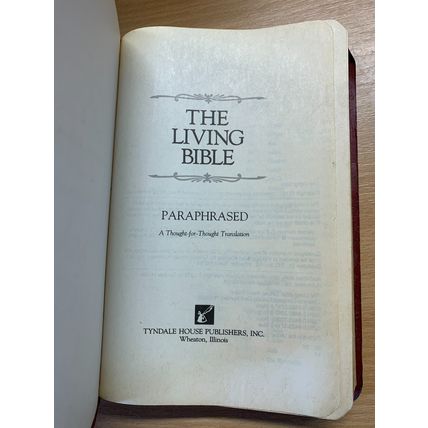 1979 "THE LIVING BIBLE" OLD & NEW TESTAMENTS USA RED FAUX LEATHER BOOK (P4)
