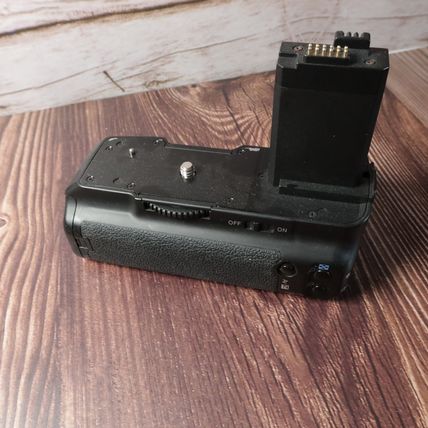 BG-E5 Vertical Battery Grip Holder Replace Parts For Canon EOS 450D 500D 1000D