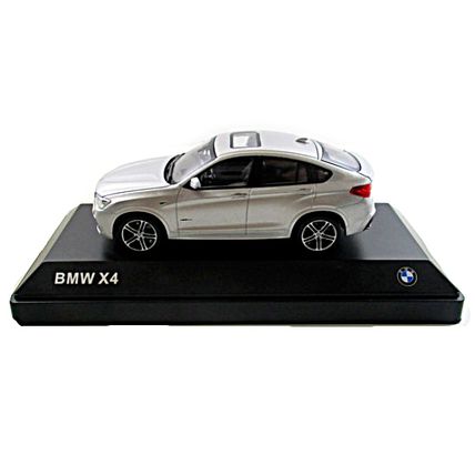BMW X4 (F26) YEAR 2015 SILVER HERPA SCALE 1:43