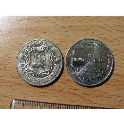 Bradford City F.A Cup Centenary 1872-1972 Medal (e662)