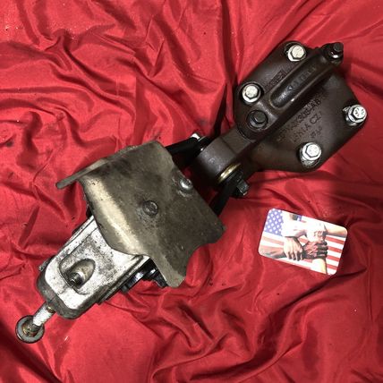 08-12 Land Rover LR005645 LR2 OEM 3.2L CV Axle Support Bracket Anchor + Mount