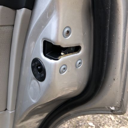 03-06 INFINITI G35 Passenger Right Rear Door Sedan KYO Silver +Glass Latch Panel