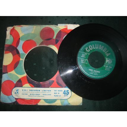 LINDA SCOTT 7" SINGLE - I'VE TOLD EVERY LITTLE STAR/THREE GUESSES