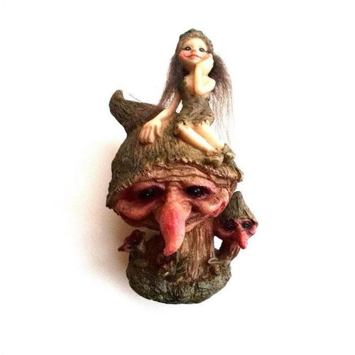 16cm Pixie Troll on Toadstool - Pixie Hand On Chin