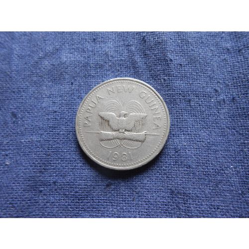 1981 PAPUA NEW GUINEA 20 TOEA COIN.