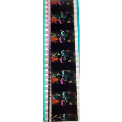 Pk DAU - B - MIX - F 0152v . - 1 STRIP OF 5 - 35MM FILM CELLS. ( )