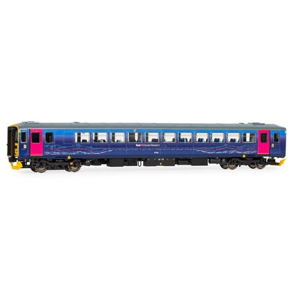 Hornby R30357 First Great Western Class 153 153361 - NEW