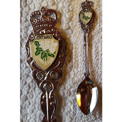 Simcoe Ontario Canada Souvenir Tea Spoon Teaspoon Crest Trillium 4-5/8" long