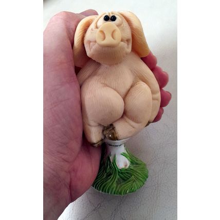 Piggin' Pigs by David Corbridge : Piggin' Poo