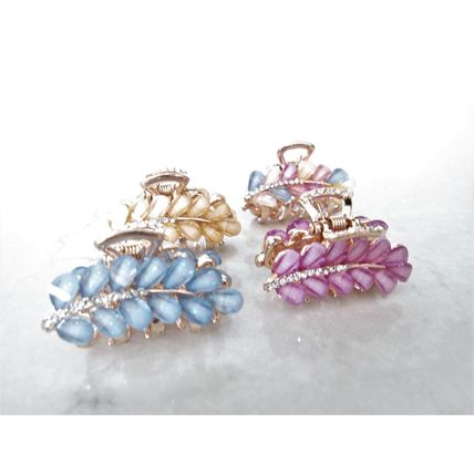 Small gold metal leaf crystal hair claw bridal clip